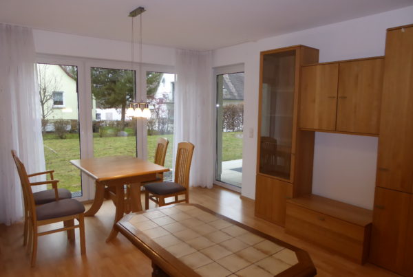 schönes Wohn-Esszimmer